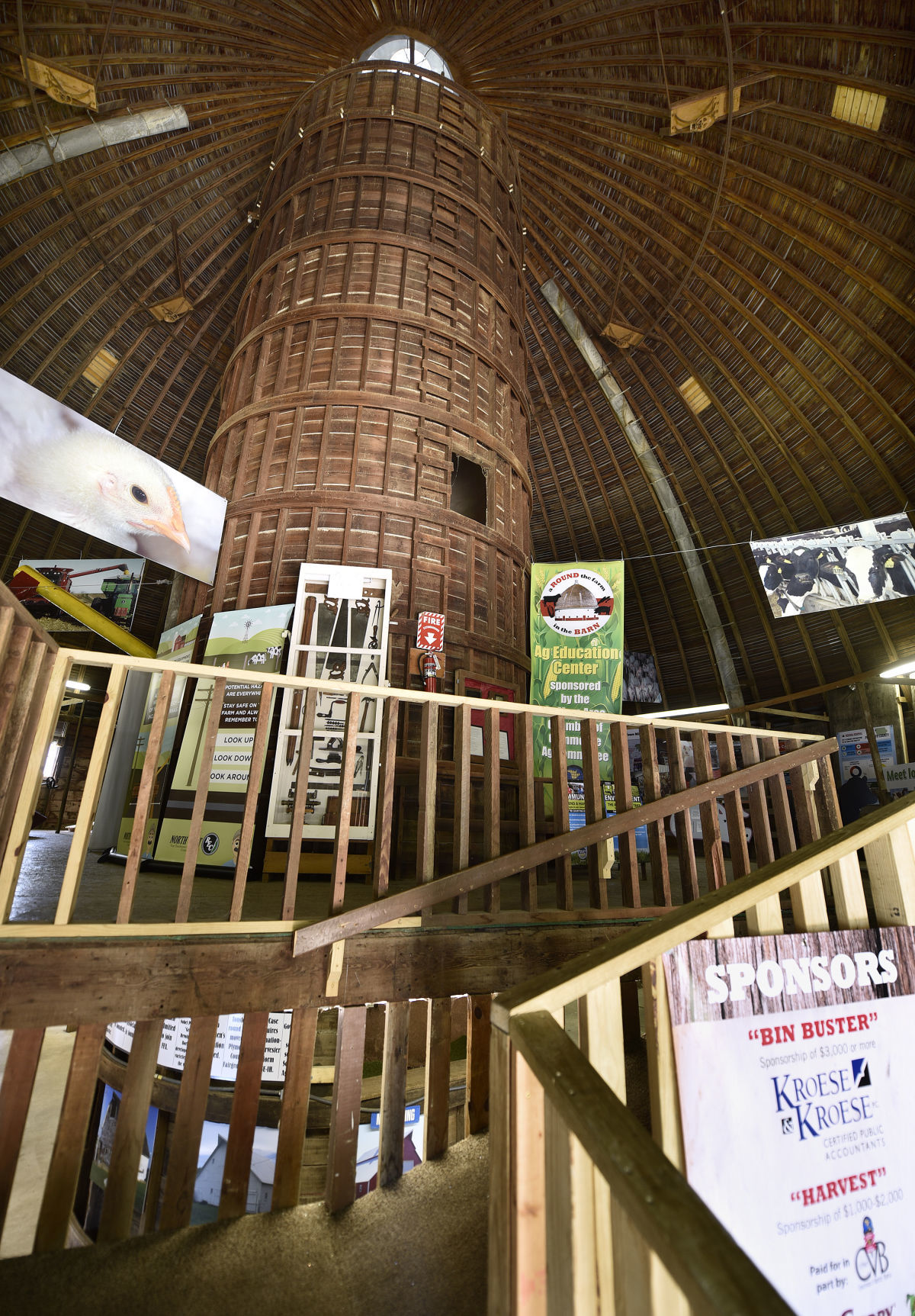 Tonsfeldt round barn